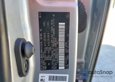 2022 Toyota Highlander Xle z USA, uszkodzony, nr VIN 5TDGZRBH9NS227493